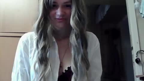 Snapshot of ivetta911 chatting on October 21, 2025, 12:39 pm ivetta911 online show from October 21, 2025, 12:39 pm