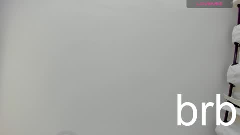 Snapshot of ivy_and_molly chatting on December 4, 2024, 3:21 pm Ivy and Molly online show from December 4, 2024, 3:21 pm