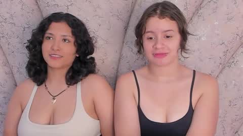 Snapshot of ivy_and_molly chatting on September 11, 2025, 8:42 pm Ivy and Molly online show from September 11, 2025, 8:42 pm