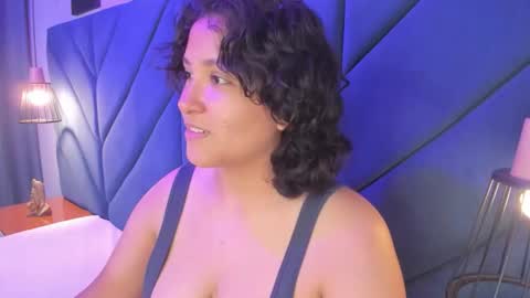 Snapshot of ivy_and_molly chatting on November 1, 2025, 8:22 pm Ivy and Molly online show from November 1, 2025, 8:22 pm