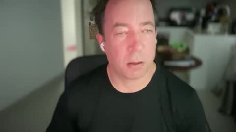 Snapshot of iwantuu2 chatting on December 22, 2024, 3:44 am chat with me to find out online show from December 22, 2024, 3:44 am