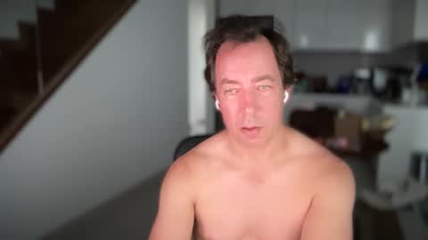 Snapshot of iwantuu2 chatting on February 21, 2025, 10:28 am chat with me to find out online show from February 21, 2025, 10:28 am