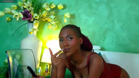 Snapshot of izzie_sugar chatting on October 5, 2025, 7:12 pm Sugar Babe online show from October 5, 2025, 7:12 pm