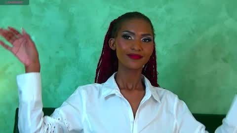 Snapshot of izzie_sugar chatting on October 17, 2025, 11:18 pm Sugar Babe online show from October 17, 2025, 11:18 pm