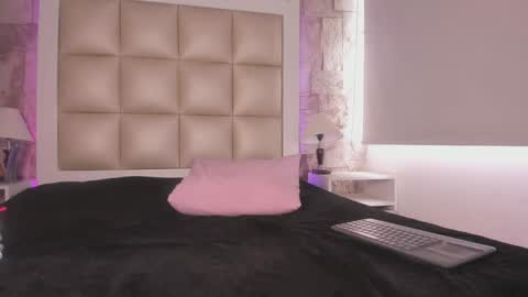 Snapshot of jadeestudios chatting on January 10, 2025, 4:30 pm jadeestudios online show from January 10, 2025, 4:30 pm