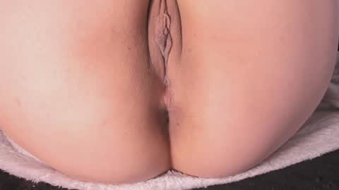 Snapshot of jadeestudios chatting on January 23, 2025, 5:21 pm jadeestudios online show from January 23, 2025, 5:21 pm