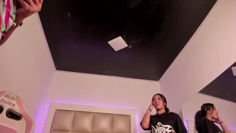 Snapshot of jadeestudios chatting on September 16, 2025, 12:06 pm jadeestudios online show from September 16, 2025, 12:06 pm