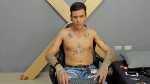 Snapshot of jamesinked_ chatting on December 13, 2024, 6:49 pm Jamesinked online show from December 13, 2024, 6:49 pm