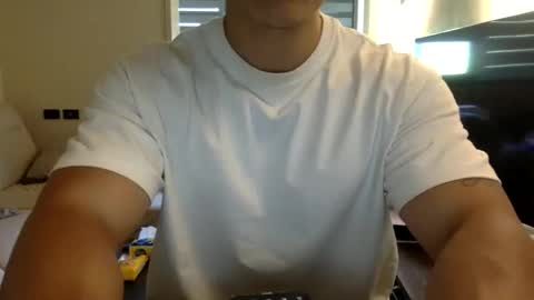 Snapshot of jamesmo820913 chatting on November 9, 2025, 2:32 am jamesmo820913 online show from November 9, 2025, 2:32 am