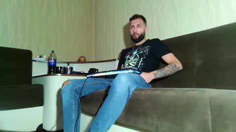 Snapshot of jamienoxus chatting on February 22, 2025, 6:08 pm Robbie online show from February 22, 2025, 6:08 pm