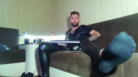 Snapshot of jamienoxus chatting on February 22, 2025, 9:15 pm Robbie online show from February 22, 2025, 9:15 pm