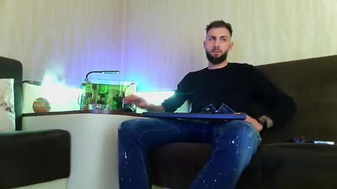 Snapshot of jamienoxus chatting on March 4, 2025, 9:11 pm Robbie online show from March 4, 2025, 9:11 pm