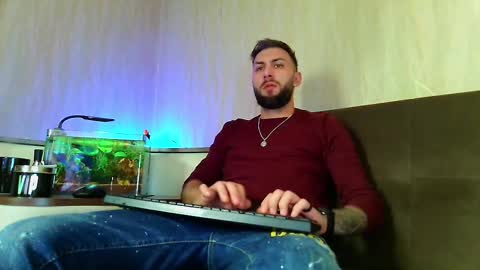 Snapshot of jamienoxus chatting on March 8, 2025, 8:35 pm Robbie online show from March 8, 2025, 8:35 pm