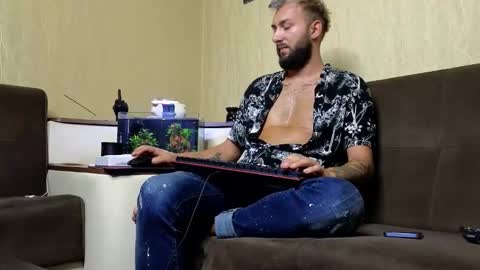 Snapshot of jamienoxus chatting on September 12, 2025, 7:08 am Robbie online show from September 12, 2025, 7:08 am