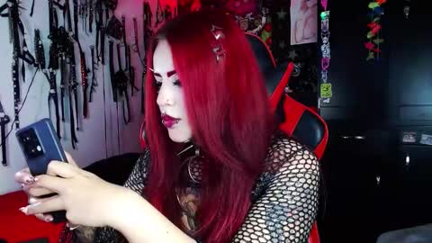 Snapshot of janna_ink chatting on December 19, 2024, 1:18 am      online show from December 19, 2024, 1:18 am