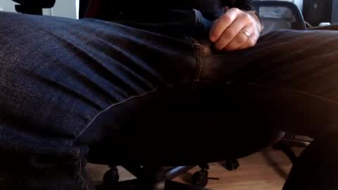 Snapshot of jasonholly chatting on January 22, 2025, 3:29 pm Benedick Cumbersnatch online show from January 22, 2025, 3:29 pm