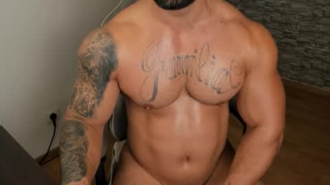 Snapshot of jaxonhunk chatting on October 3, 2025, 9:23 pm JaxonHunk online show from October 3, 2025, 9:23 pm