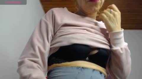 jazmin online show from September 26, 2025, 9:08 pm