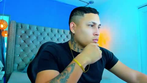 Snapshot of jdaniel_shellby chatting on November 19, 2025, 9:59 pm jhon online show from November 19, 2025, 9:59 pm