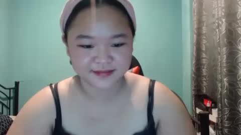 Snapshot of jennalyn_19 chatting on March 7, 2025, 5:17 pm jennalyn_19 online show from March 7, 2025, 5:17 pm