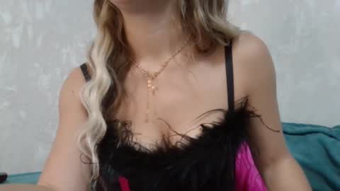 Snapshot of jennifer838 chatting on December 14, 2024, 12:44 pm Jennifer online show from December 14, 2024, 12:44 pm