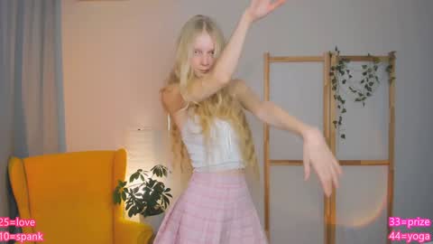 Snapshot of jenny_ames chatting on December 5, 2024, 6:33 pm Jenny  online show from December 5, 2024, 6:33 pm