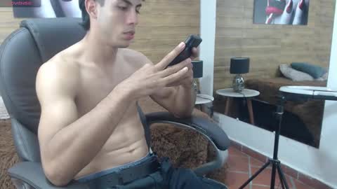 Snapshot of jerrycurb chatting on March 4, 2025, 11:54 pm lupo online show from March 4, 2025, 11:54 pm