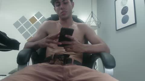 Snapshot of jerrycurb chatting on March 5, 2025, 11:16 pm lupo online show from March 5, 2025, 11:16 pm