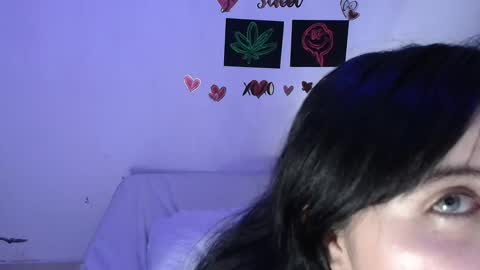 jessicared18 online show from March 11, 2025, 4:43 am