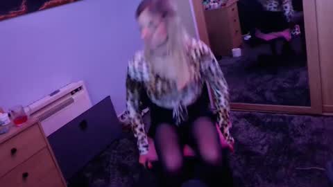 Jessiessicaxx online show from December 15, 2024, 1:00 pm