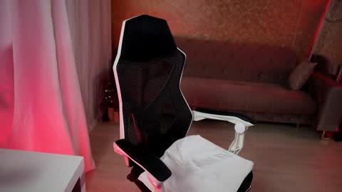 Snapshot of jeyssy69 chatting on February 2, 2025, 5:10 am Jeyssy also Andra  online show from February 2, 2025, 5:10 am