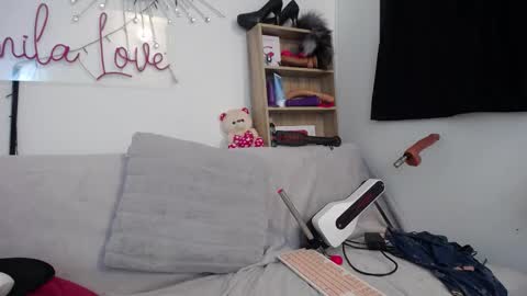 Snapshot of jezabel_purple chatting on September 9, 2025, 8:19 pm Camila online show from September 9, 2025, 8:19 pm