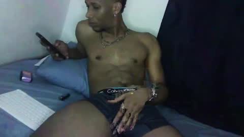 Snapshot of jg1105 chatting on March 12, 2025, 3:13 am jg1105 online show from March 12, 2025, 3:13 am