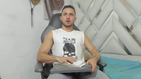 Snapshot of jhonny_flames7 chatting on December 16, 2024, 10:50 am jhonny online show from December 16, 2024, 10:50 am