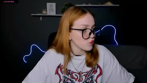 Snapshot of jina_toys chatting on September 10, 2025, 7:25 pm jina_toys online show from September 10, 2025, 7:25 pm