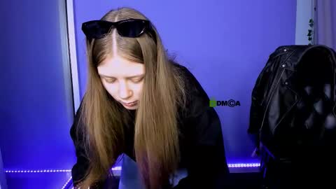 Snapshot of jina_toys chatting on September 30, 2025, 8:25 pm jina_toys online show from September 30, 2025, 8:25 pm