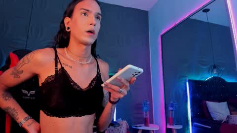 Snapshot of joaisaza chatting on February 22, 2025, 7:01 am Joa Isaza     online show from February 22, 2025, 7:01 am