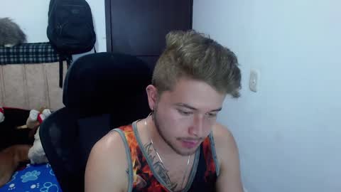 JOHAN independient model online show from October 2, 2025, 9:33 pm