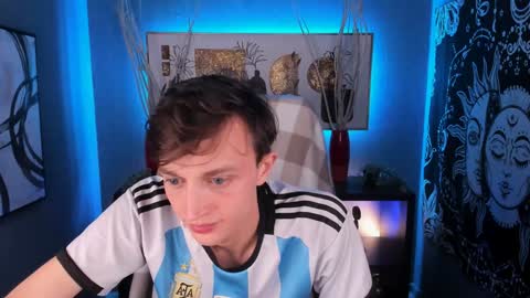 Snapshot of john_weasley chatting on January 2, 2025, 6:45 pm John online show from January 2, 2025, 6:45 pm