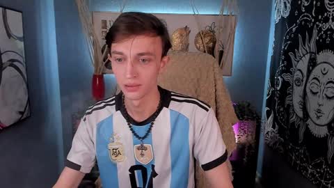 Snapshot of john_weasley chatting on January 5, 2025, 1:26 pm John online show from January 5, 2025, 1:26 pm