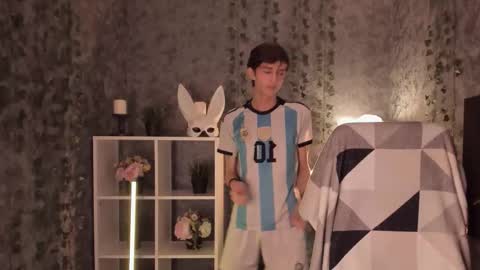 Snapshot of john_weasley chatting on September 24, 2025, 12:30 pm John online show from September 24, 2025, 12:30 pm