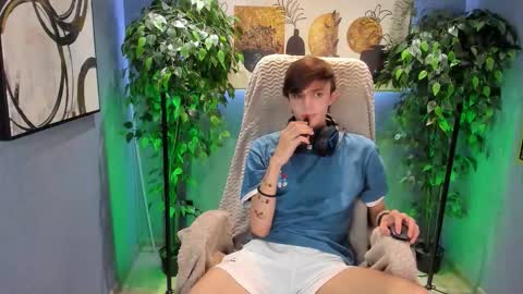 Snapshot of john_weasley chatting on October 17, 2025, 6:27 am John online show from October 17, 2025, 6:27 am