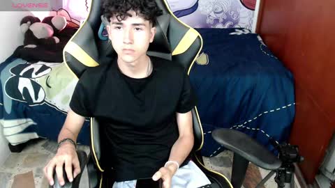 Snapshot of johnny_cagee chatting on December 11, 2024, 10:25 am johnny_cagee online show from December 11, 2024, 10:25 am