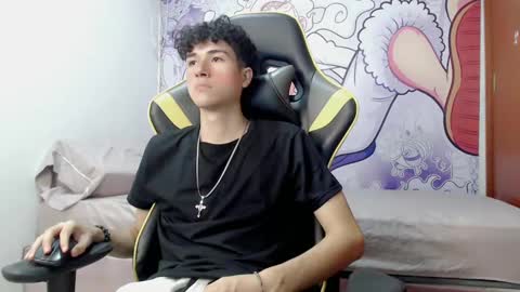 Snapshot of johnny_cagee chatting on December 22, 2024, 5:01 am johnny_cagee online show from December 22, 2024, 5:01 am