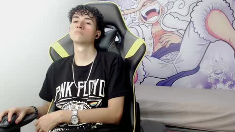 Snapshot of johnny_cagee chatting on January 8, 2025, 7:13 am johnny_cagee online show from January 8, 2025, 7:13 am