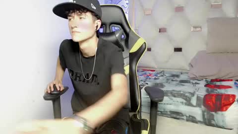 Snapshot of johnny_cagee chatting on September 12, 2025, 6:57 am johnny_cagee online show from September 12, 2025, 6:57 am