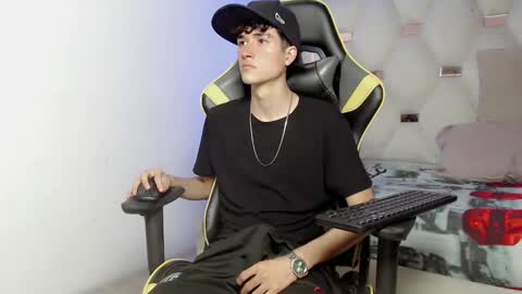 Snapshot of johnny_cagee chatting on September 13, 2025, 4:12 am johnny_cagee online show from September 13, 2025, 4:12 am