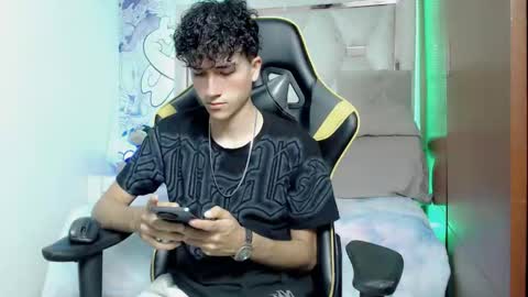 Snapshot of johnny_cagee chatting on October 26, 2025, 3:56 am johnny_cagee online show from October 26, 2025, 3:56 am