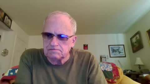 Snapshot of johnnymunch chatting on October 27, 2025, 12:20 pm johnnymunch online show from October 27, 2025, 12:20 pm
