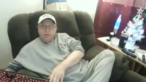 Snapshot of jpmel99 chatting on December 15, 2024, 12:07 am jpmel99 online show from December 15, 2024, 12:07 am